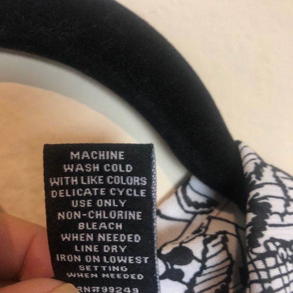 Maggie Barnes button front blouse. Size 2X - Picture 7 of 7